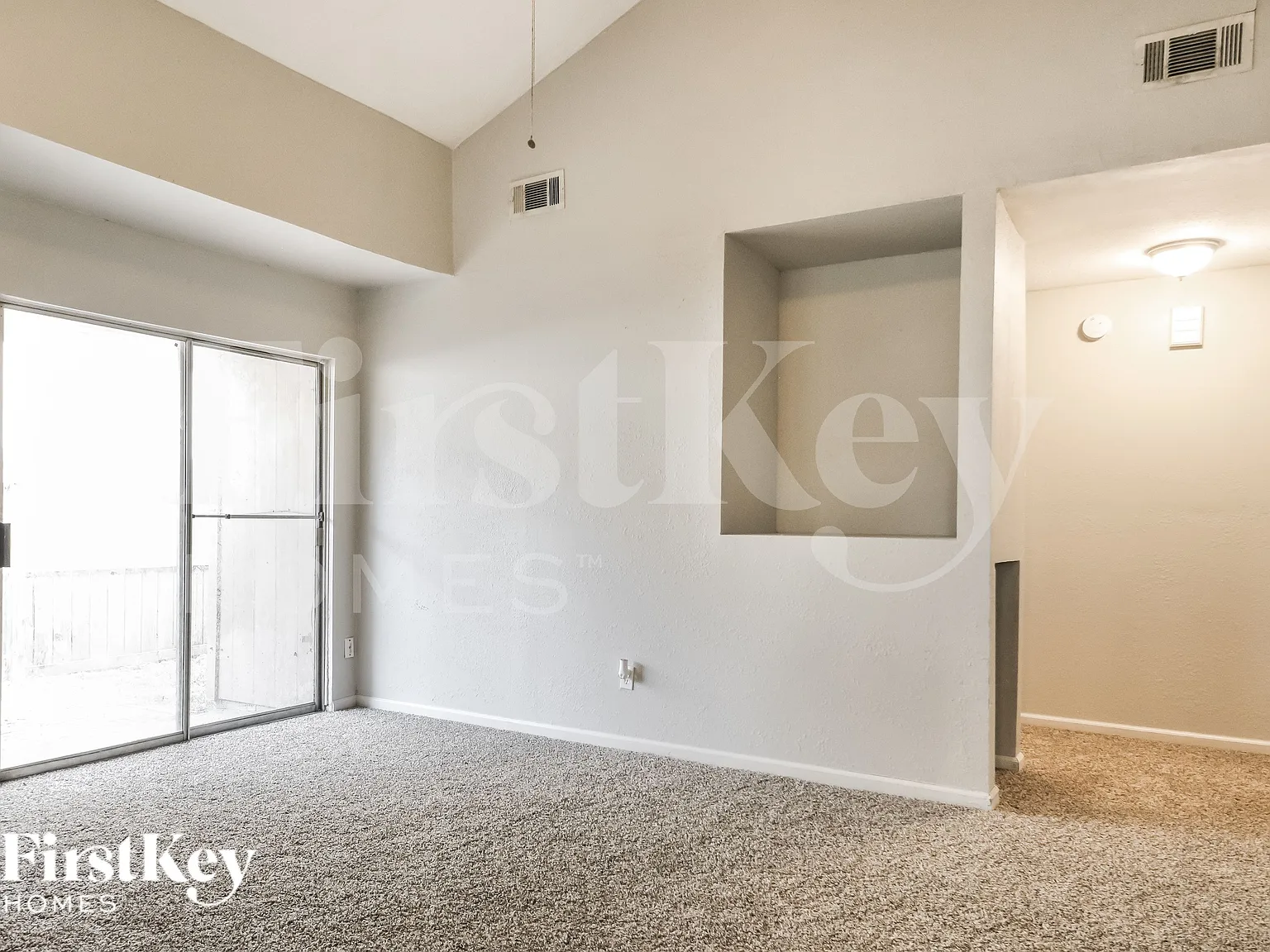 3 bed, 2.0 bath, 1484 sqft, $1,635 — Photo 3
