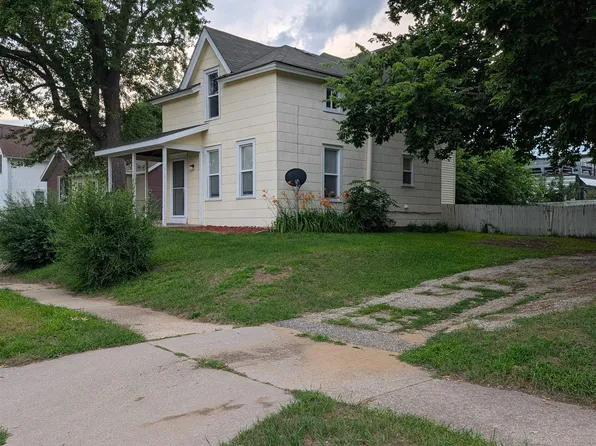 121 E Burns St, Portage, WI 53901