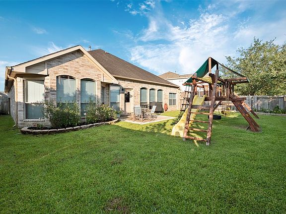 3rd image of 12919 Shady Springs Dr