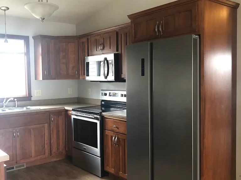 524 S Whitewood Ave — Photo 1