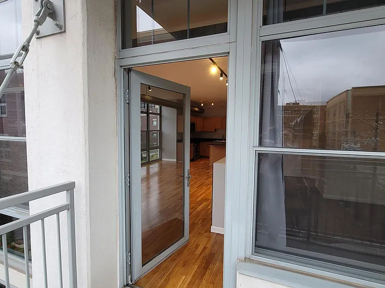 1200 W Monroe St #420 — Photo 40