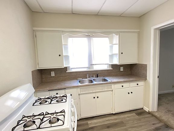 4th image of 214 E Crawford St #1/2