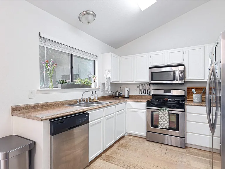8812 United Kingdom Dr — Photo 13