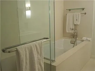 Rented by R New York