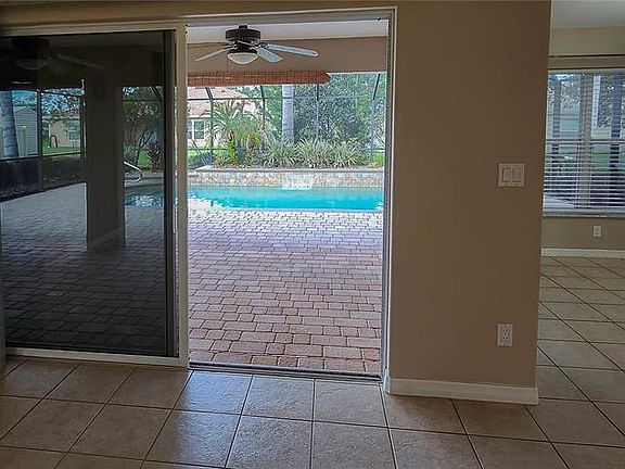 5th image of 20 Firethorn Ln