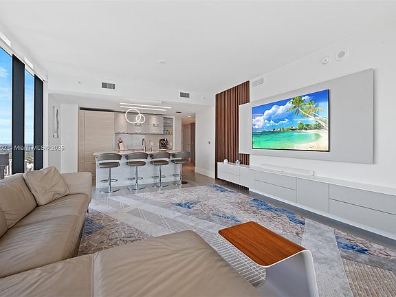 5th image of 650 NE 32nd St Unit 4101
