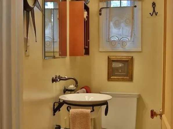 1304 Eaton Pl APT C, High Point, NC 27262