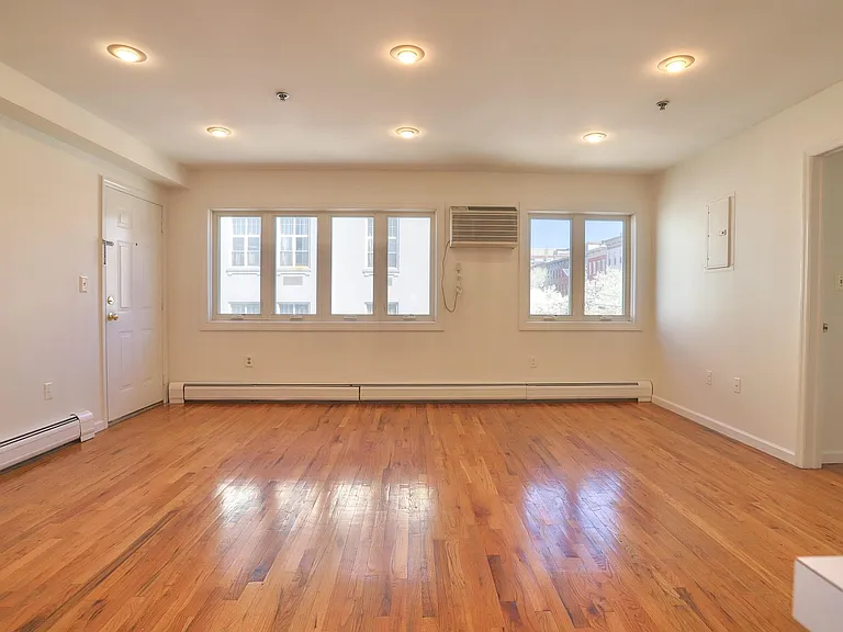 632 Adams St #3 — Photo 7