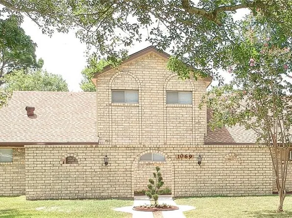 1069 Hill Rd, Victoria, TX 77905