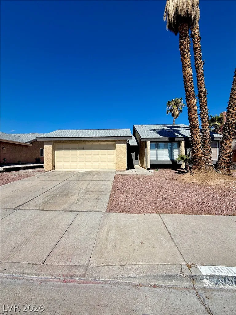 4 bed, 2.0 bath, 1509 sqft, $2,099 — Photo 2