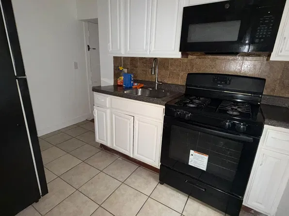 15 Gifford Ave, Jersey City, NJ