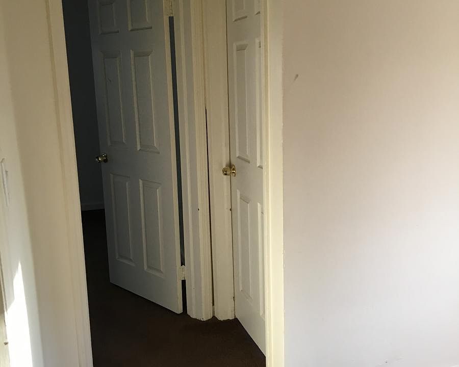 BEDROOMS ARE SIDE BY SIDE