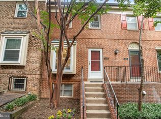 1122 N Taylor St #2, Arlington, VA 22201