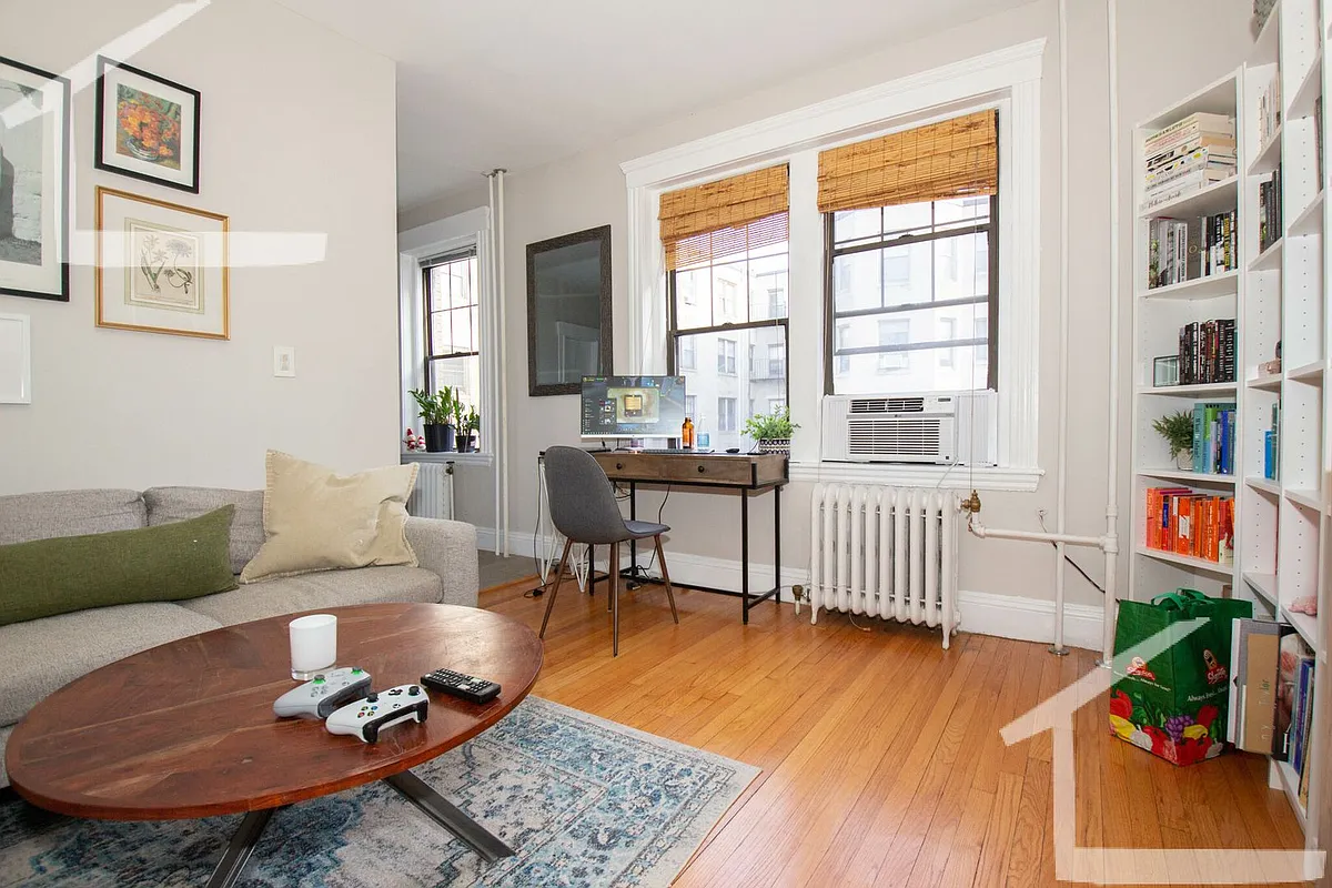 Building Photo - 379 Chestnut Hill Ave #34