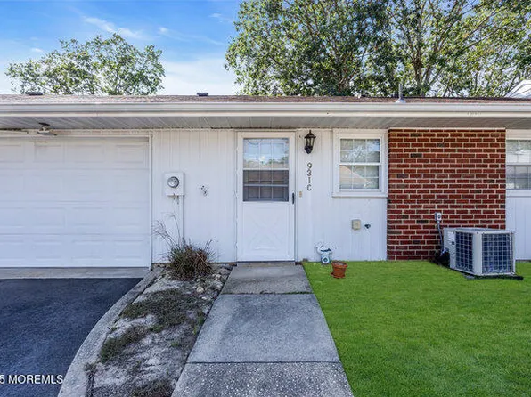 931 Thornhill Court #C, Lakewood, NJ 08701