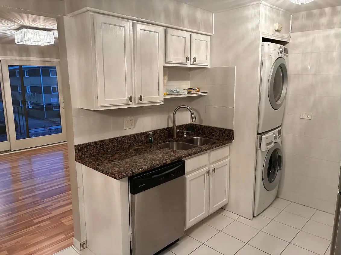 2 bed, 900 sqft, $1,900 — Photo 3