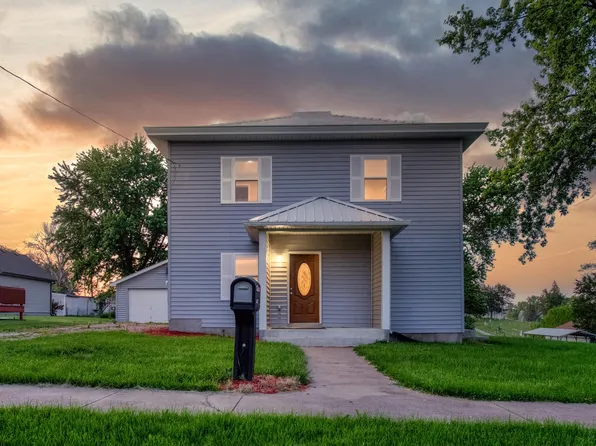 421 E 4th St, Logan, IA 51546