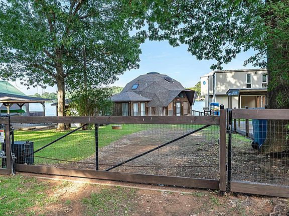 3rd image of 2644 Aqua Vista Dr
