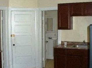 147 School St APT 1, Chicopee, MA 01013