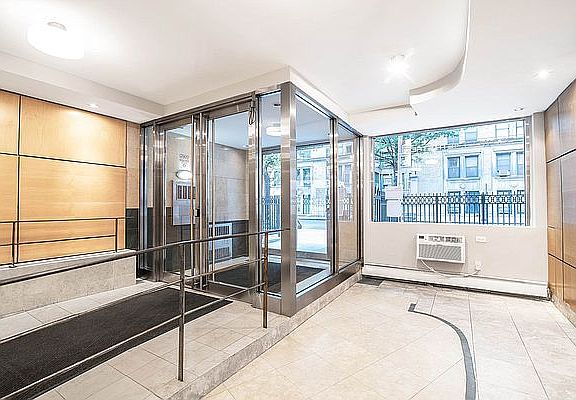 4th image of 330 W 45th St #E