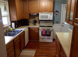 458 Field Hill Rd, Scituate, RI 02815