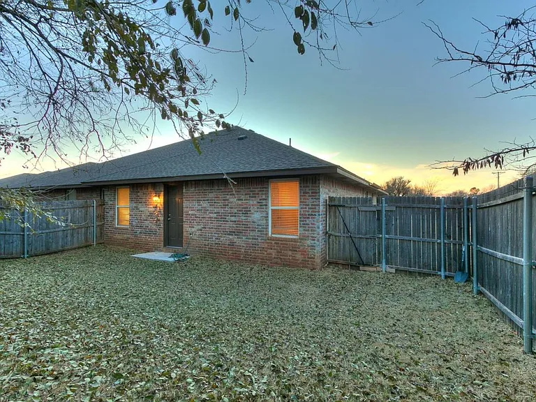 436 Chalk Hill Ct — Photo 41