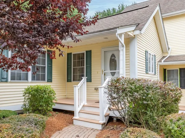 7 Brooksbie Rd Unit 2, Bedford, MA 01730