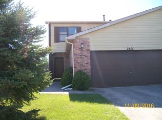 2455 Red Oak Trl, Crest Hill, IL 60403