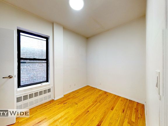 3rd image of 407 W 50th St APT 13