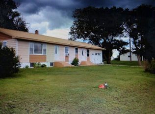 208 7th Ave NW, Herreid, SD 57632