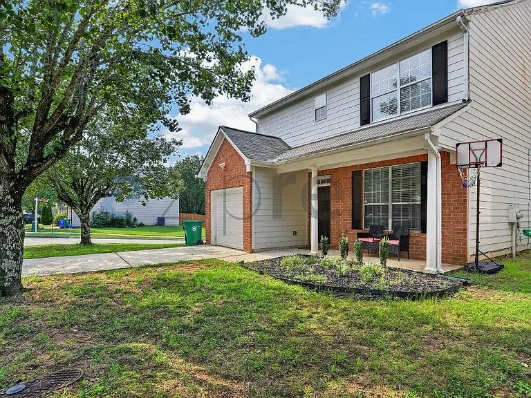 2354 Charleston Pointe SE — Photo 28