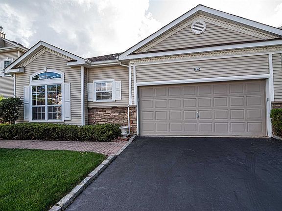 2nd image of 158 Hamlet Dr