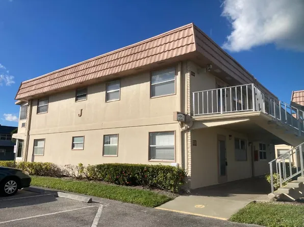 445 Saxony Way, Delray Beach, FL