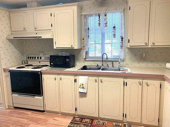 3rd image of 14910 Shadowwood Blvd
