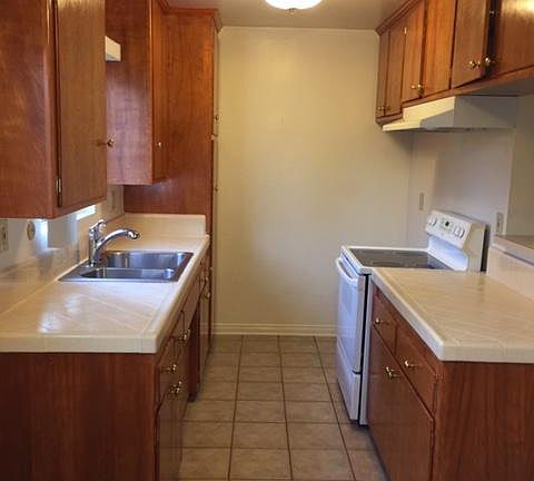 5th image of 1250 N Mentor Ave APT 3
