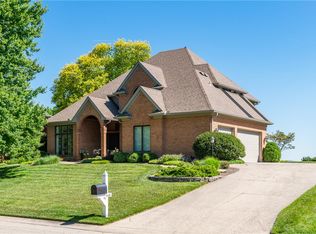 560 Heatherwoode Cir, Springboro, OH 45066