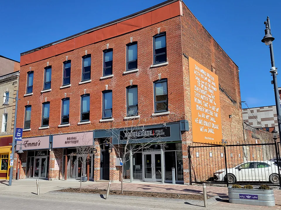 251 Front St #5