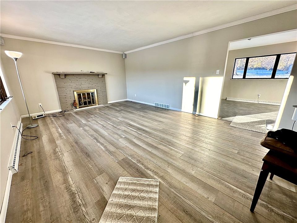 2nd image of 1756 Steel St