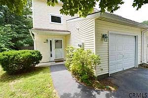 1st image of 8 Heartwood Ct