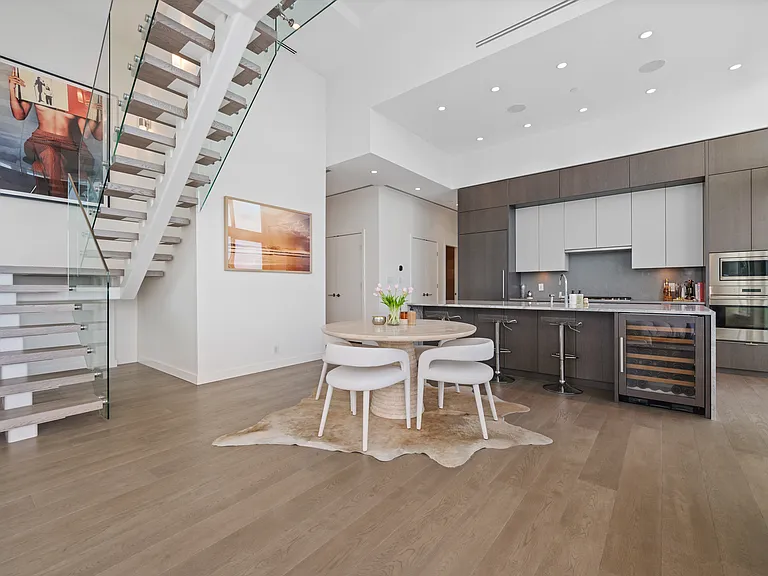 125 E 14th St #2403 — Photo 21