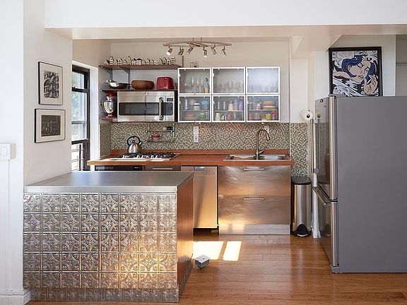 2nd image of 241 Avenue Of The Americas APT 2G