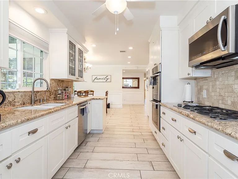 19308 Lemarsh St — Photo 15