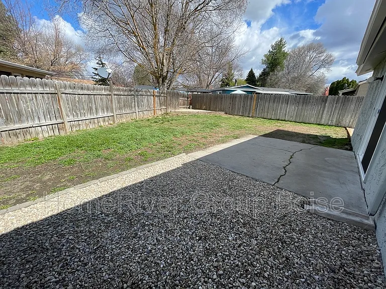 870 E Bergeson St — Photo 16