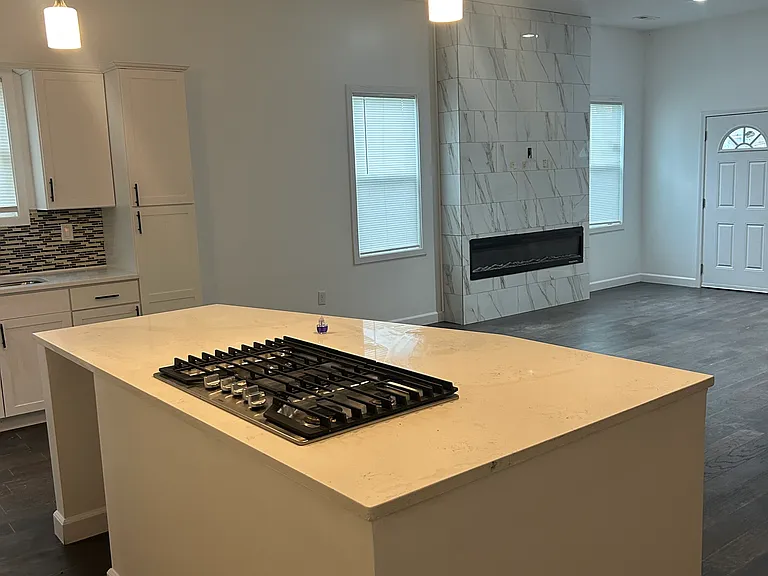 2318 Winthrop Ave — Photo 18