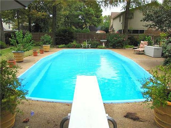 3rd image of 8736 Johannesburg Dr