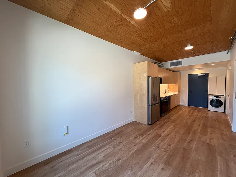 12th Street Apartments — Photo 43