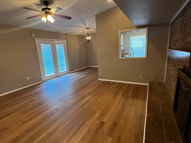 909 Nicole Dr — Photo 3