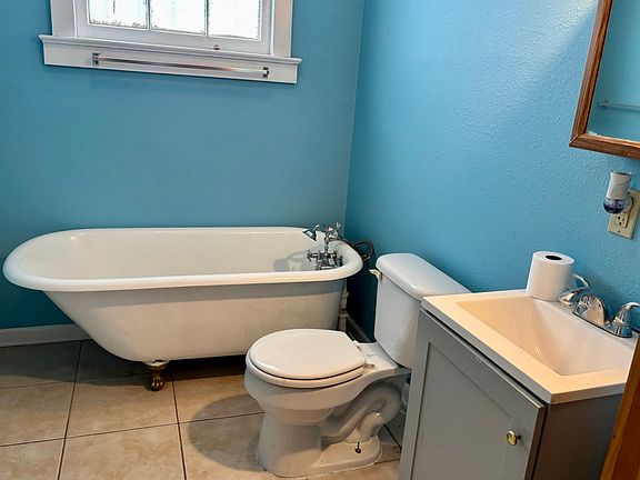 5th image of 6118 Dauphine St #6118