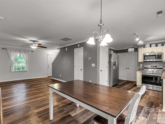 5th image of 108 Landrum Ln