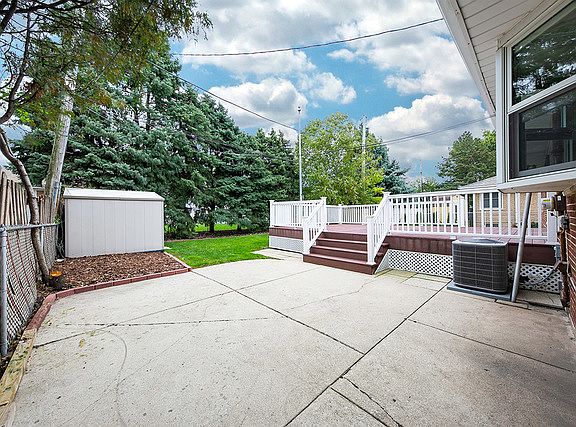 5th image of 8548 W Sunnyside Ave
